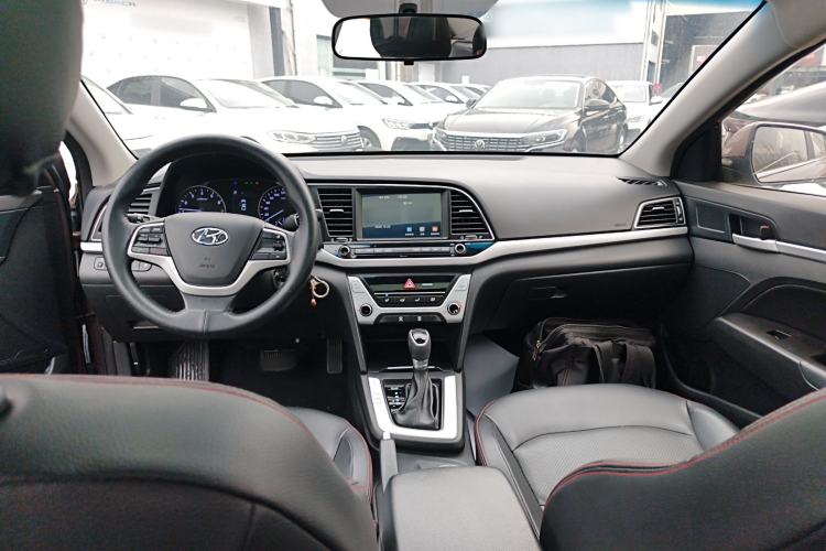 Used Hyundai Elantra (6th Generation / Lingdong) 2016 1.6L Automatic ZhiXuan – Elite Version Center Console