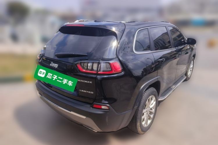 Used Jeep Cherokee 2019 2.0T Two-Wheel Drive Smart Enjoyment Version China VI
