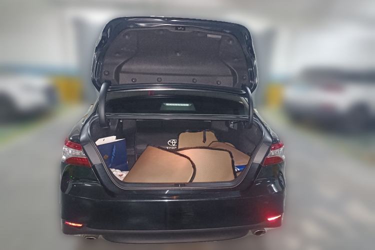 Used Toyota Camry 2021 2.0G Luxury Edition
