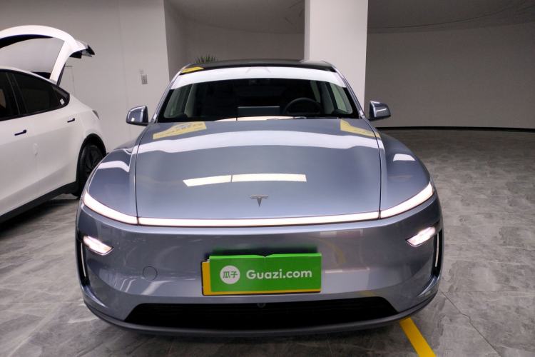 Used Tesla Model Y 2025 Rear-Wheel-Drive Version