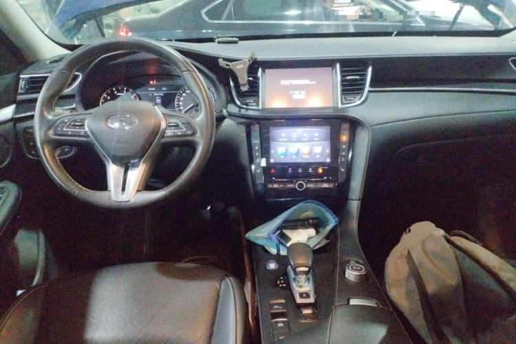 Used Infiniti QX50 2018 2.0T Four-Wheel Drive Elite Edition Center Console