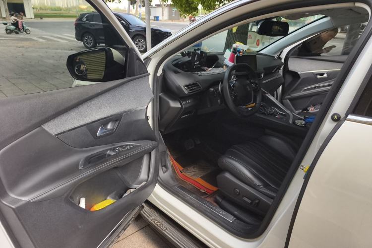 Used Peugeot 5008 2017 380THP 7-Seater Luxury Edition Driver Seat