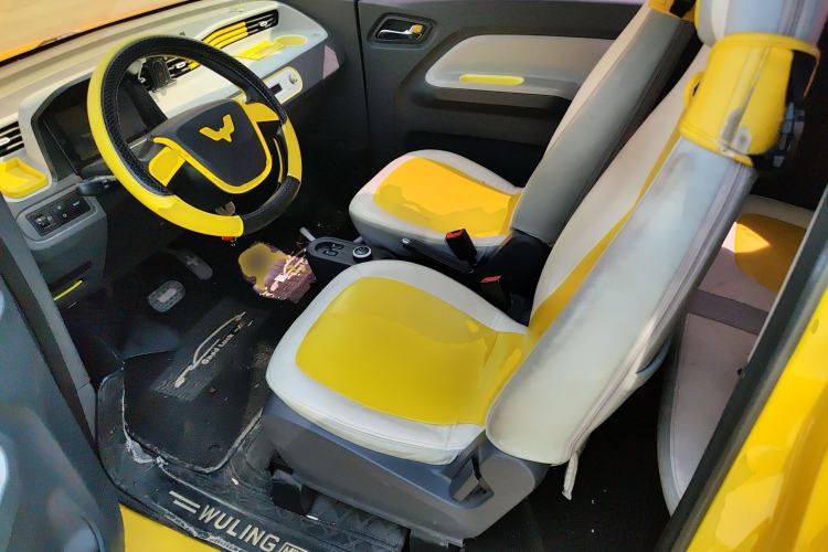 Used Wuling Hongguang MINIEV 2021 Macaron Premium Model – Lithium-NMC Left Front Seat