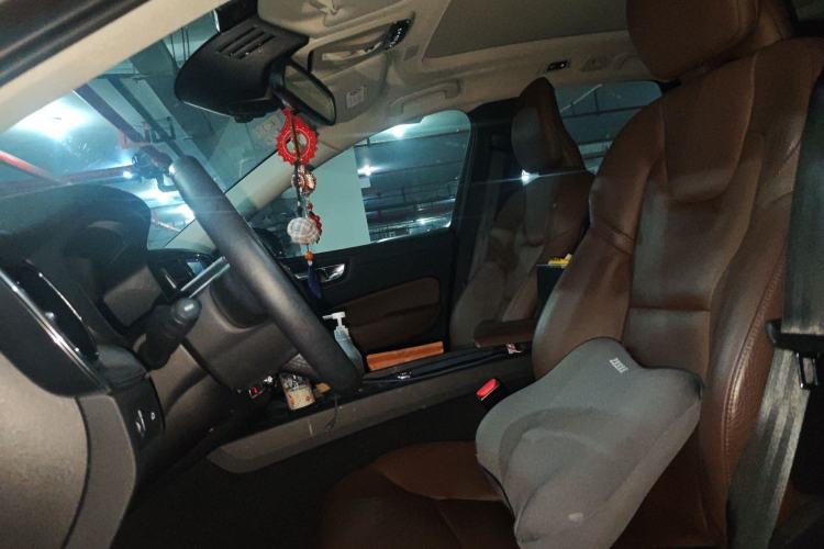 Used Volvo XC60 2019 T5 4x4 Smart Edition China VI Standard