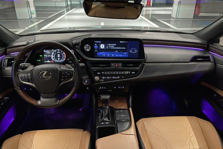 Used Lexus ES 2021 300h Premium Edition
