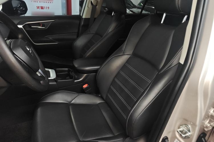 Used Toyota Wildlander 2020 2.0L CVT Two-Wheel Drive Luxury Edition Left Front Seat