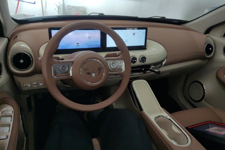 Used Wuling Bingo 2025 410 km Lingxi Deluxe Edition Center Console