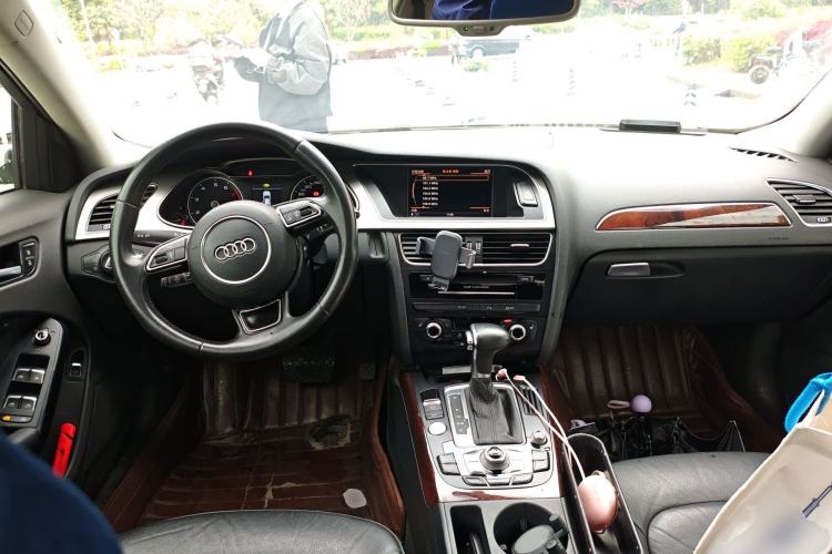 Used Audi A4L 2013 35 TFSI Automatic Technology Edition Center Console