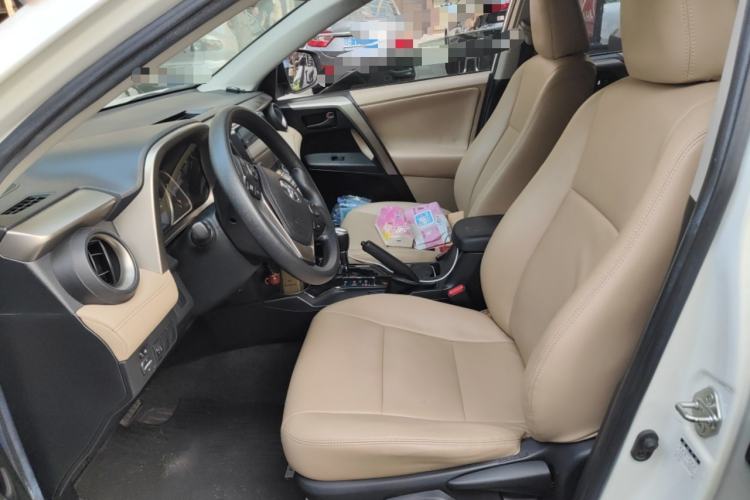 Used Toyota RAV4 2015 2.0L CVT Two-Wheel Drive Fashion Edition Left Front Seat