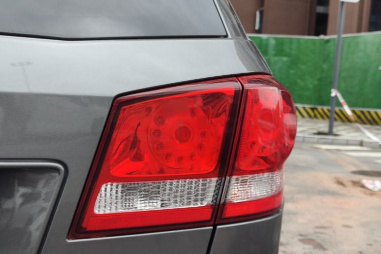 Used Fiat Freemont 2013 3.6L Intelligent All-Wheel-Drive Version Exterior 8