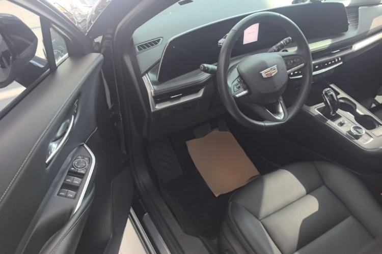 Used Cadillac XT4 2024 28T Two-Wheel-Drive Luxury Version
