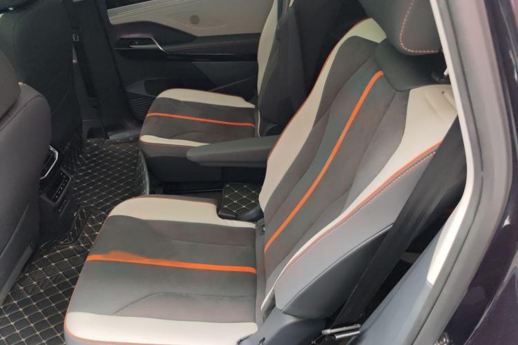 Used Volkswagen ID.6 CROZZ 2022 High-Performance PRIME Edition Left Rear Seat