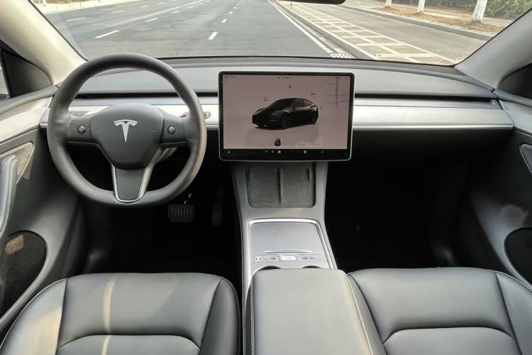 Used Tesla Model Y 2023 Long-Range All-Wheel-Drive Version