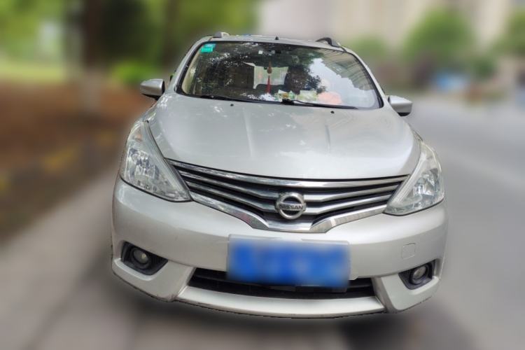 Used Nissan Livina 2013 1.6XE Manual Comfort Edition Front