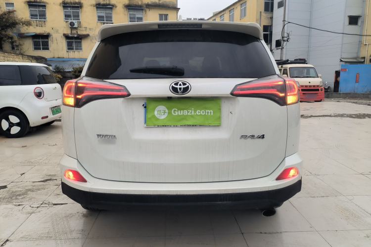 Used Toyota RAV4 2016 2.0L CVT Two-Wheel Drive Fashion Edition China V Standard