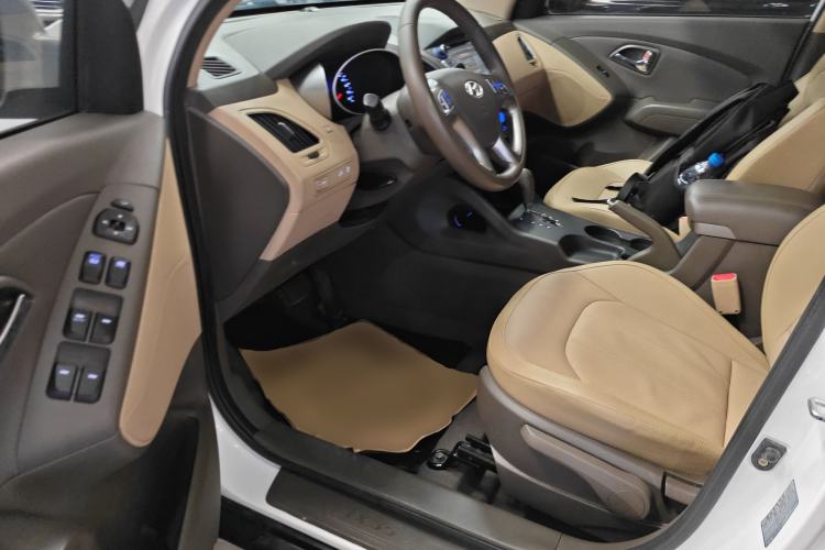 Used Hyundai ix35 2015 2.0L Automatic 2WD Smart Version China V Standard
