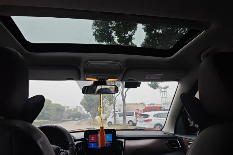 Used FAW Senya R7 2017 Smart Connected Version 1.6L Automatic Enjoyment Model Headliner