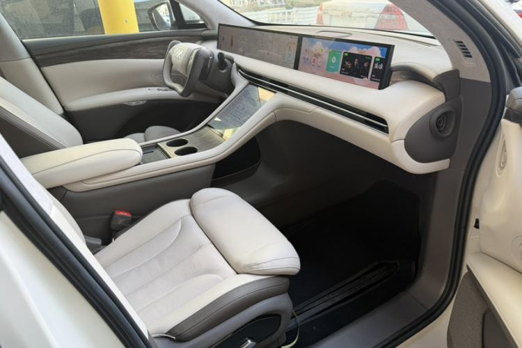 Used IM LS7 2024 100kWh Max Lux Rear-Drive Version Interior 5