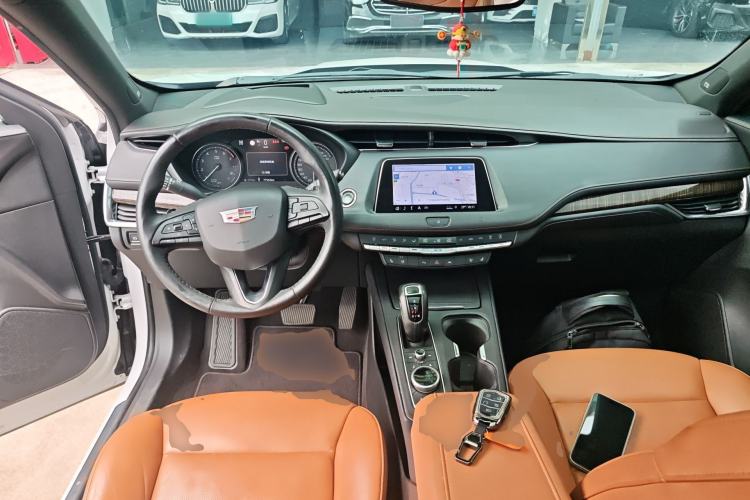 Used Cadillac XT4 2018 28T 4x4 Platinum Edition