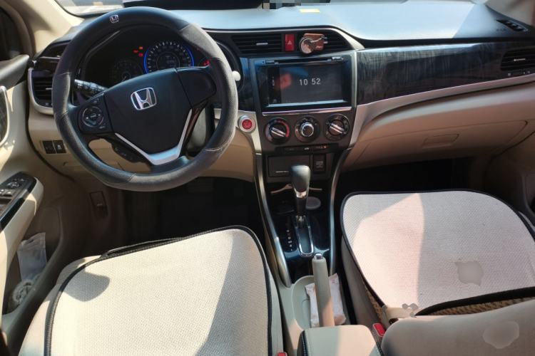 Used Honda Crider 2015 1.8L automatic luxury edition