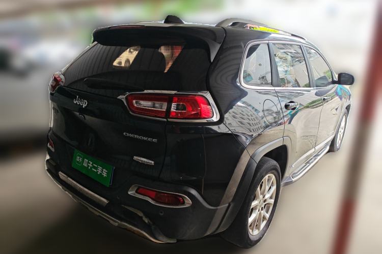 Used Jeep Cherokee 2016 2.4L Leading Smart Version Rear Right 45 Deg