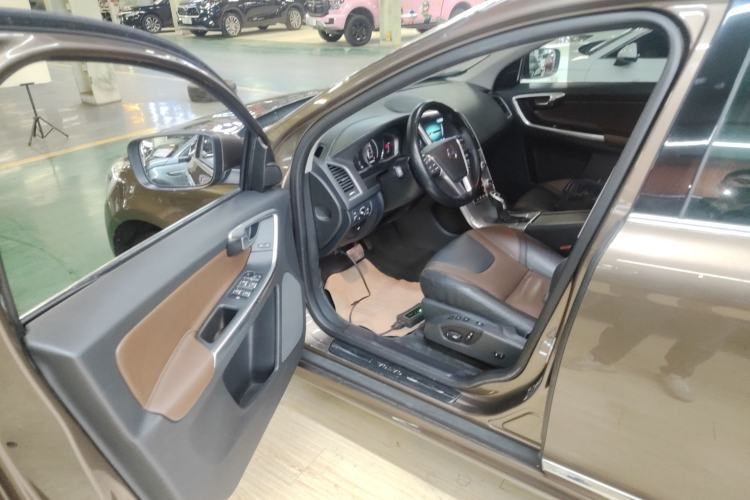 Used Volvo XC60 2017 T5 AWD Smart Range Edition Driver Seat