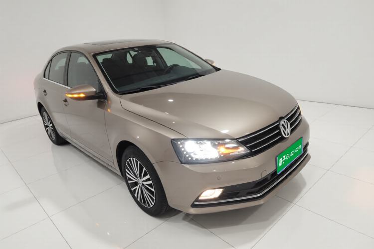 Used Volkswagen Sagitar 2017 230TSI Automatic Luxury Edition