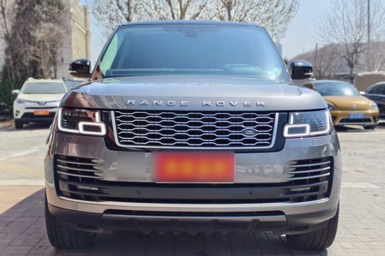 Used Land Rover Range 2022 3.0 L6 400 PS Classic Extended Version
