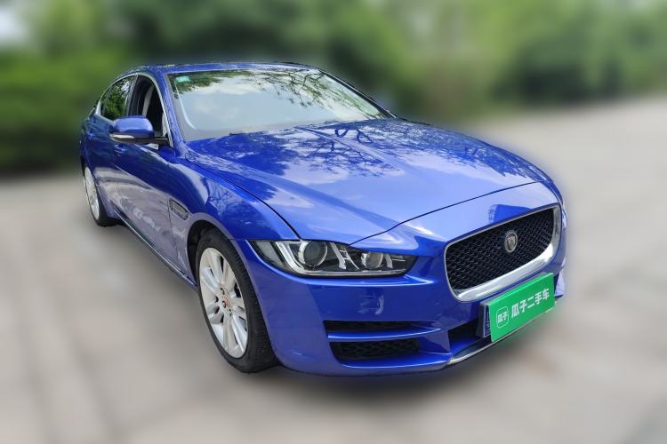 Used Jaguar XEL 2019 2.0T 200 PS Deluxe Edition Front Right 45 Deg