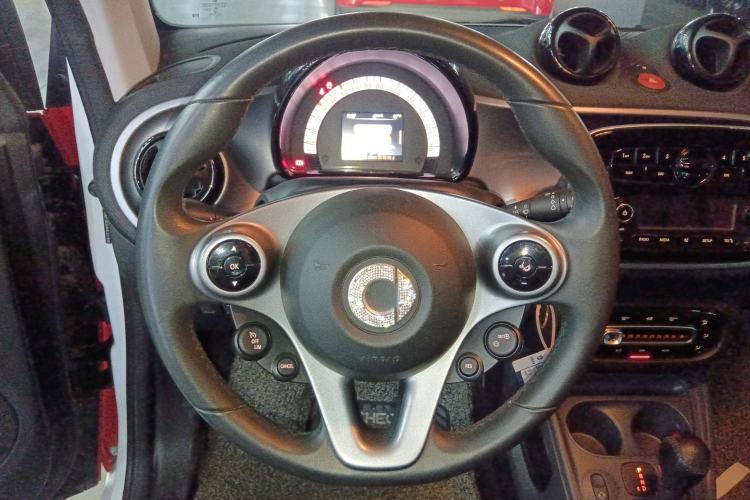 Used smart fortwo 2015 1.0L 52 kW Hardtop Passion Edition