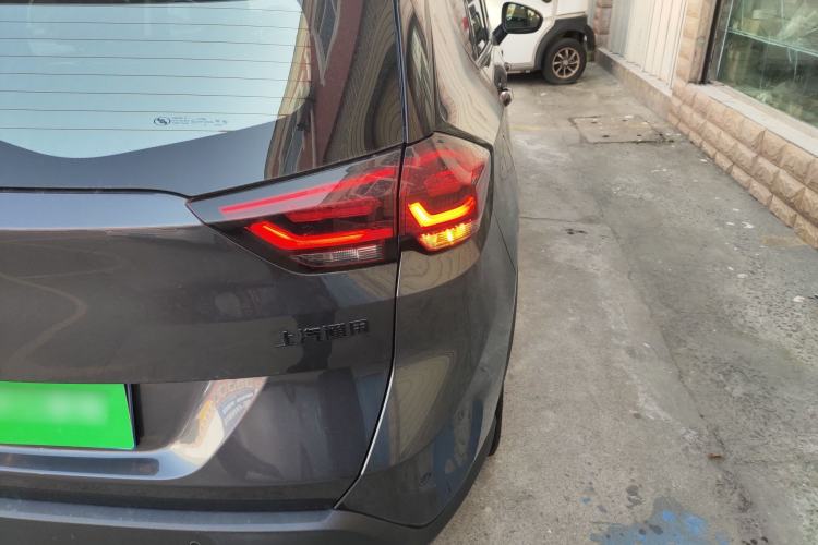 Used Chevrolet Orlando 2020 Light Hybrid Redline 530T Automatic Enjoyment Edition (5+2 Models)