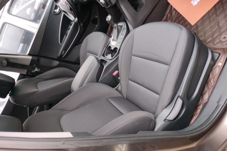 Used Hyundai Santa Fe 2015 2.4L Automatic Two-Wheel Drive Comfort Edition 5 Seats