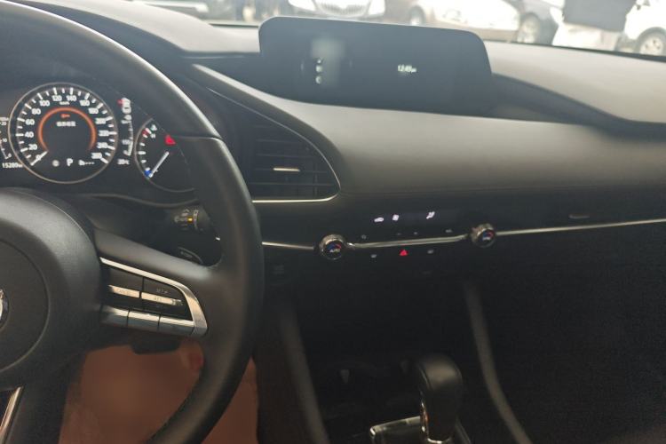 Used Mazda 3 Axela 2023 2.0L Automatic Zhiyao Edition Center Console