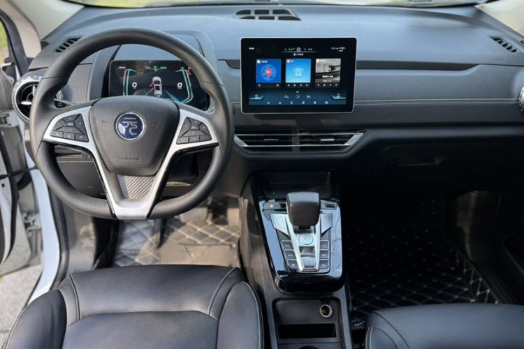 Used BYD Yuan New Energy 2019 EV535 Smart Connect Trendsetting Model
