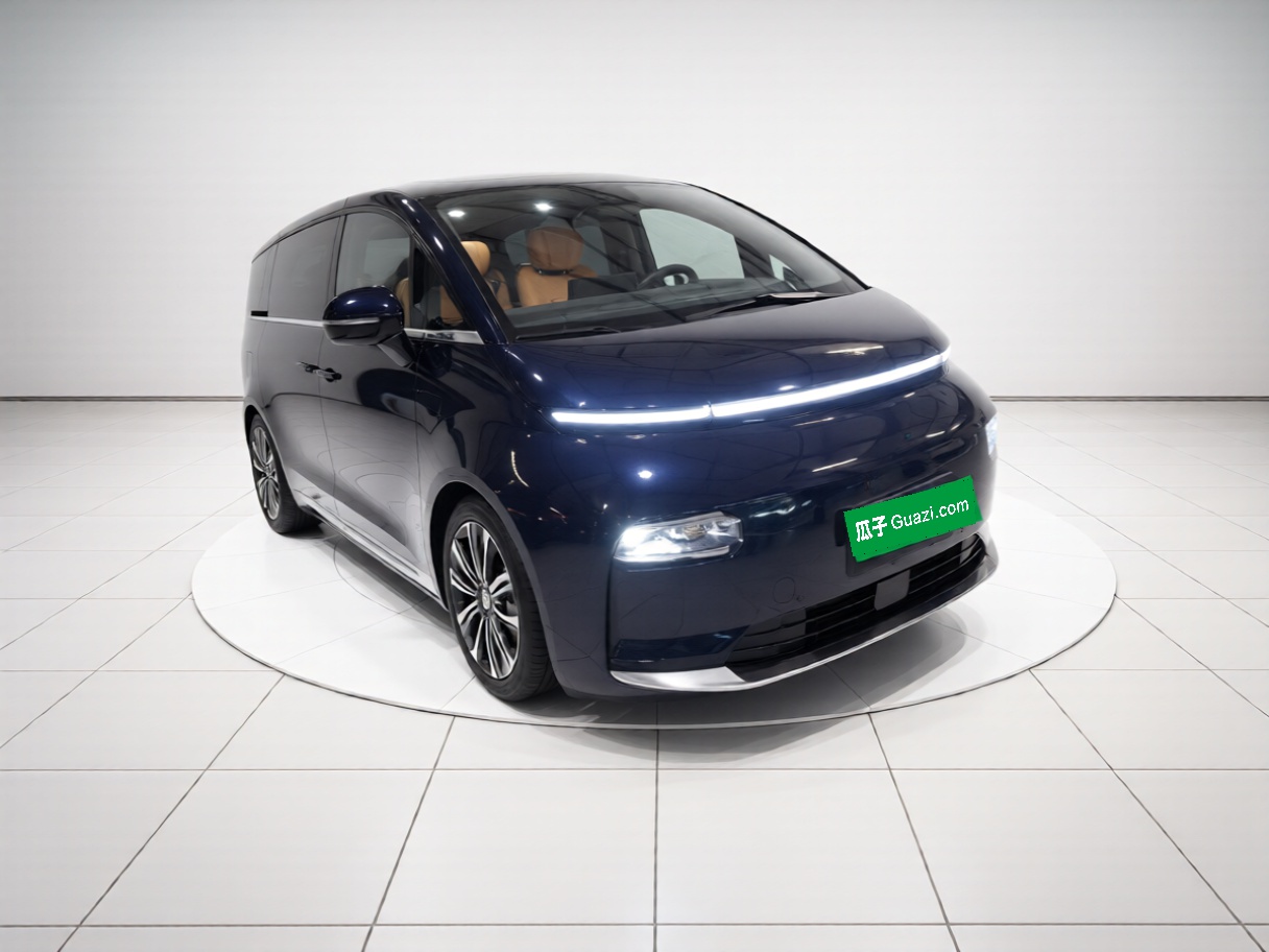 Geely Galaxy LEVC L380 2025 825 km Extraordinary Edition — снимка 3
