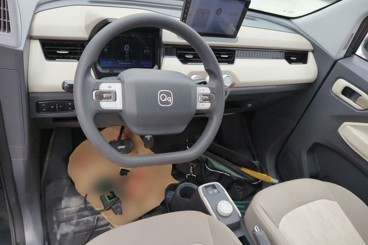 Used Chery QQ Ice Cream 2025 205km Qi Energy Version Center Console