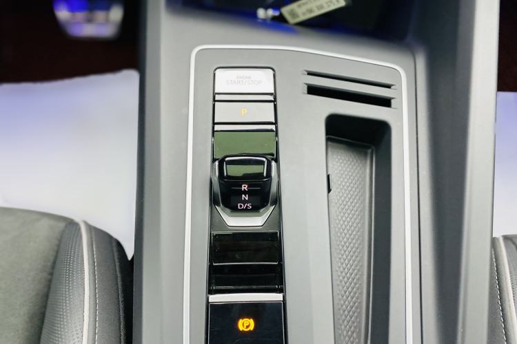 Used Volkswagen Golf 2021 280TSI DSG R-Line Interior 10