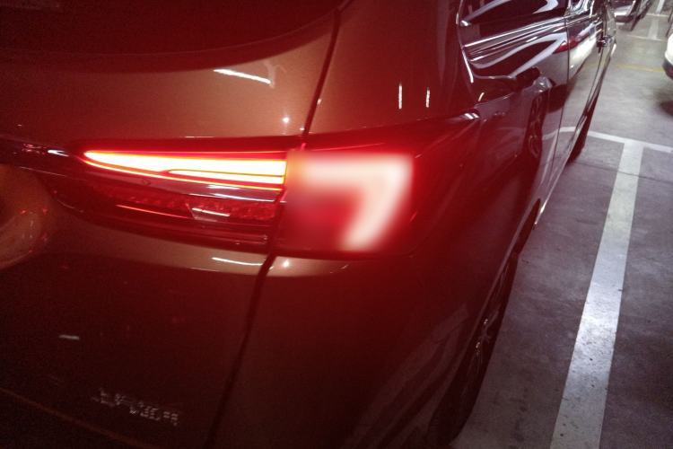 Used Buick GL8 2021 Land Cruiser Executive Class 652T Luxury Model