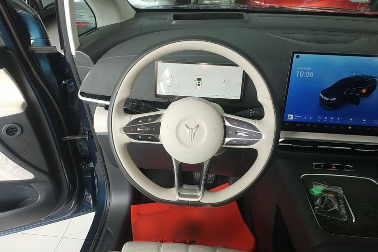 Used VOYAH Dream 2025 PHEV Four-Wheel-Drive Flagship Kunpeng Edition Steering Wheel