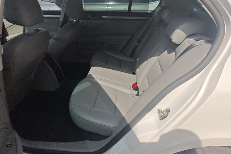 Used Skoda Superb 2013 1.8TSI Automatic Yashi Edition
