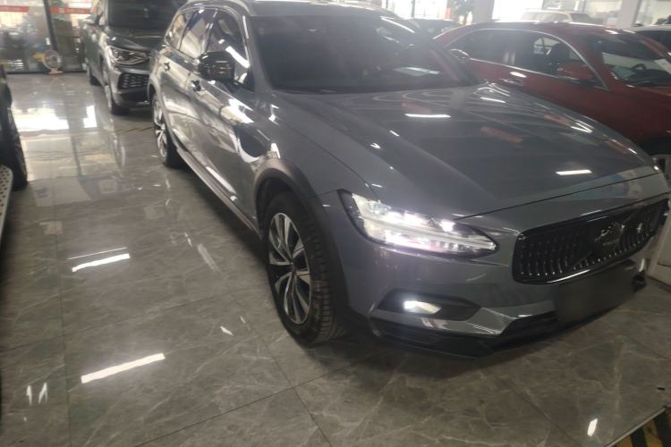 Used Volvo V90 2021 Cross Country B5 AWD Smart Range Edition