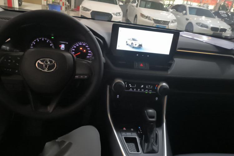 Used Toyota Wildlander 2023 2.0L CVT Two-Wheel Drive Leading Edition