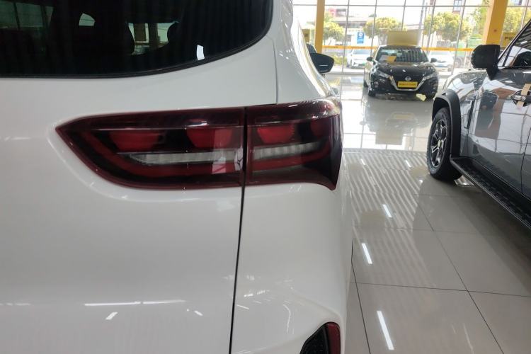 Used JETOUR X70 2024 1.5T DCT Glory PRO 5-Seater
