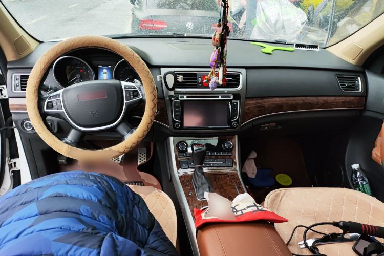 Used Haval H8 2015 2.0T Two-Wheel-Drive Luxury Version
