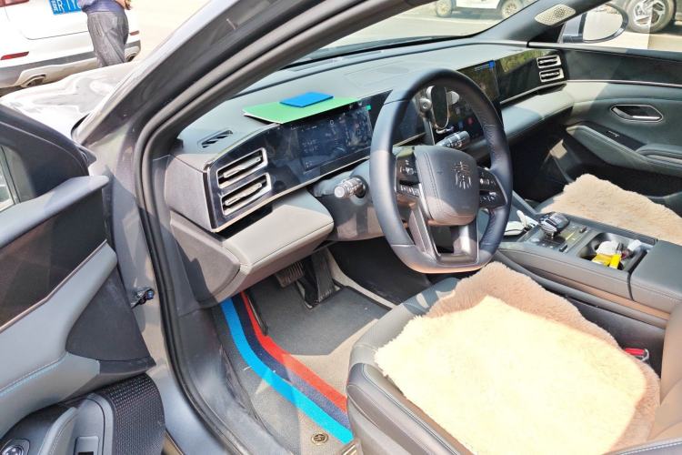 Used BYD Qin L 2025 DM-i Smart Drive 120KM Leading Model Driver Seat