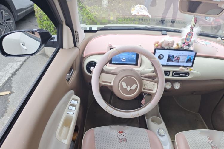 Used Wuling Hongguang MINIEV 2025 Four-Door Version Advanced Edition Steering Wheel