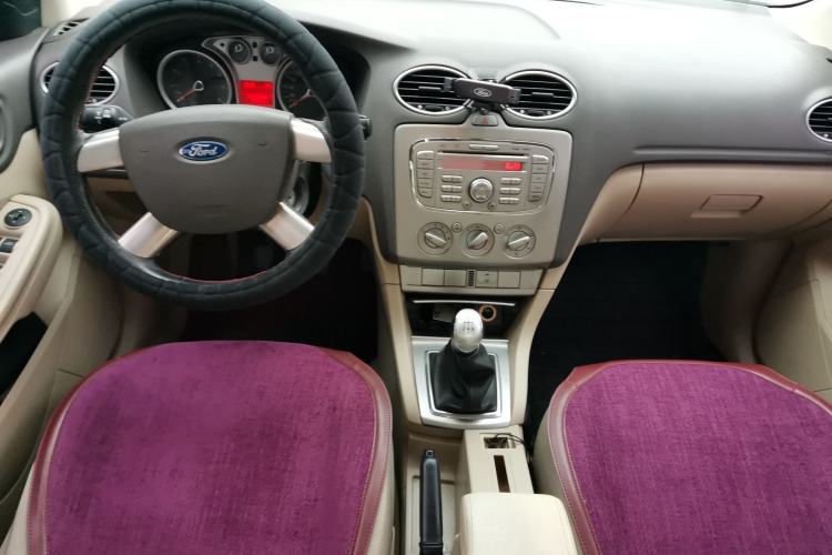 Used Ford Focus 2011 Sedan 1.8L Manual Classic Model
