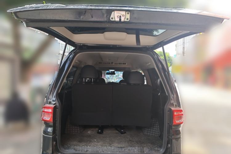 Used FORTHING Lingzhi 2023 M5L 1.6L Luxury 7-Seater Trunk