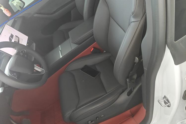 Used Tesla Model Y L 2025 Model Long-Range All-Wheel-Drive Version