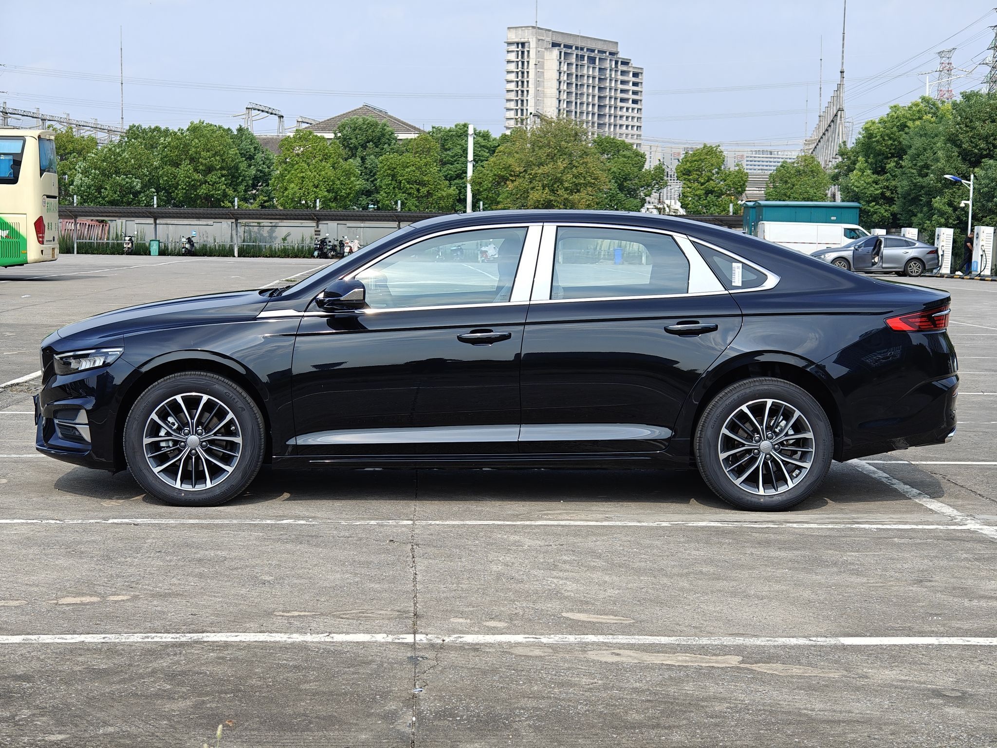 Geely Auto Preface 2025 Dongfang Yao 1.5TD Fuyao Edition — снимка 11